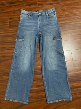 Refuge women’s 13 cargo jeans, wide leg, medium wash, 33 inseam